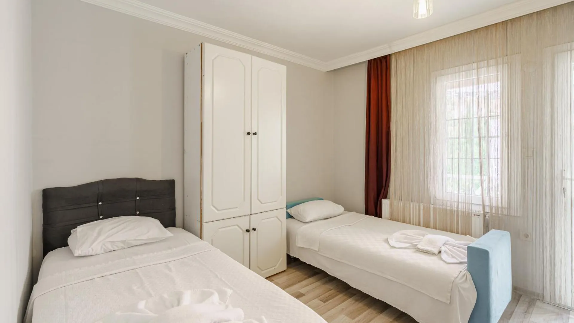 Semi Detached Villa In Complex With Shared Semi Olympic Swimming Pool In Kusadası