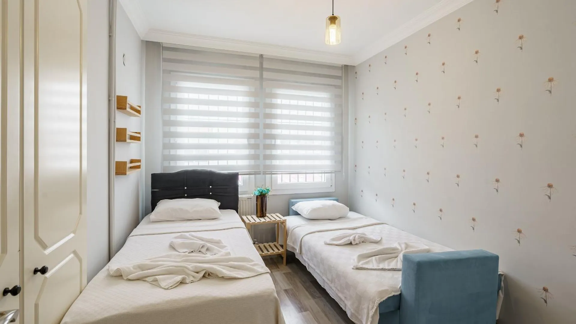 Semi Detached Villa In Complex With Shared Semi Olympic Swimming Pool In Kusadası